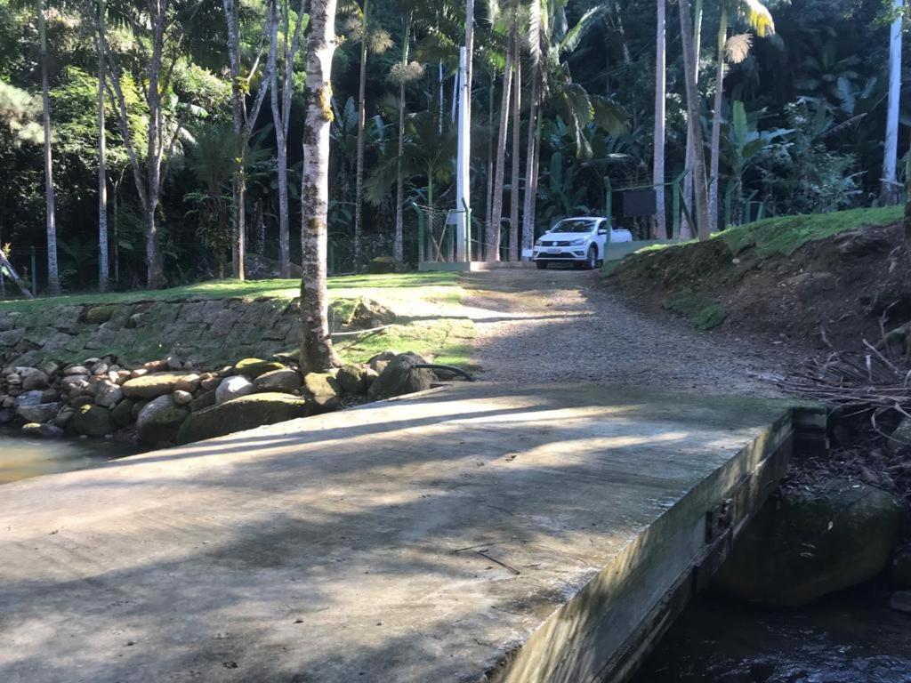 Chale Em Meio A Natureza! Guabiruba エクステリア 写真